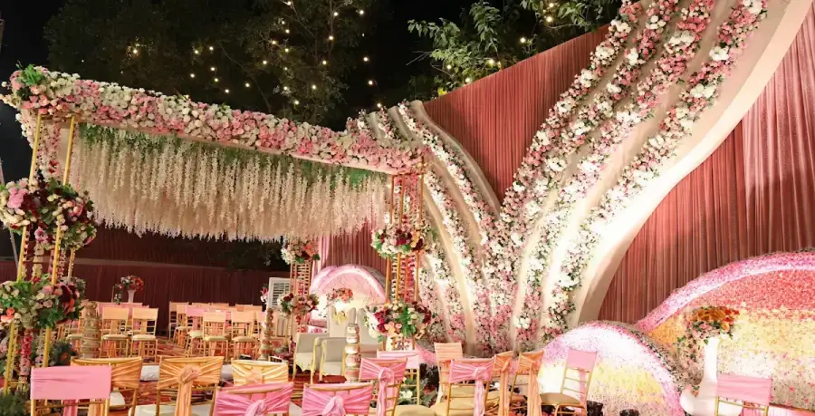 Décor, Florals & Lighting